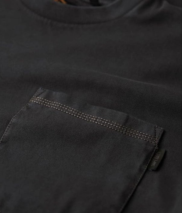 Contrast Stich Pocket T-shirt